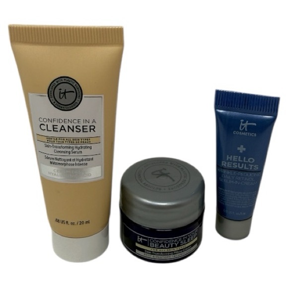 IT Cosmetics 3 Piece Deluxe Skincare Samples - Picture 1 of 5